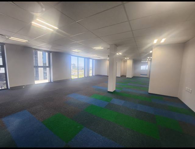 878M² OFFICE TO LET IN VORNA VALLEY